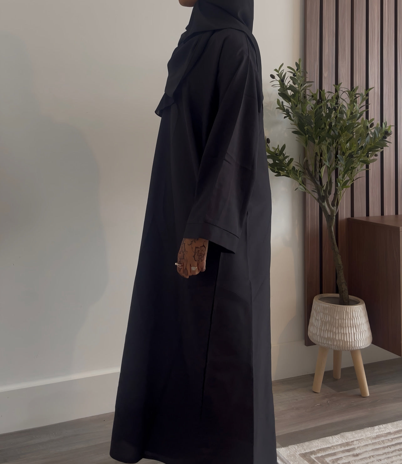 Raven Abaya