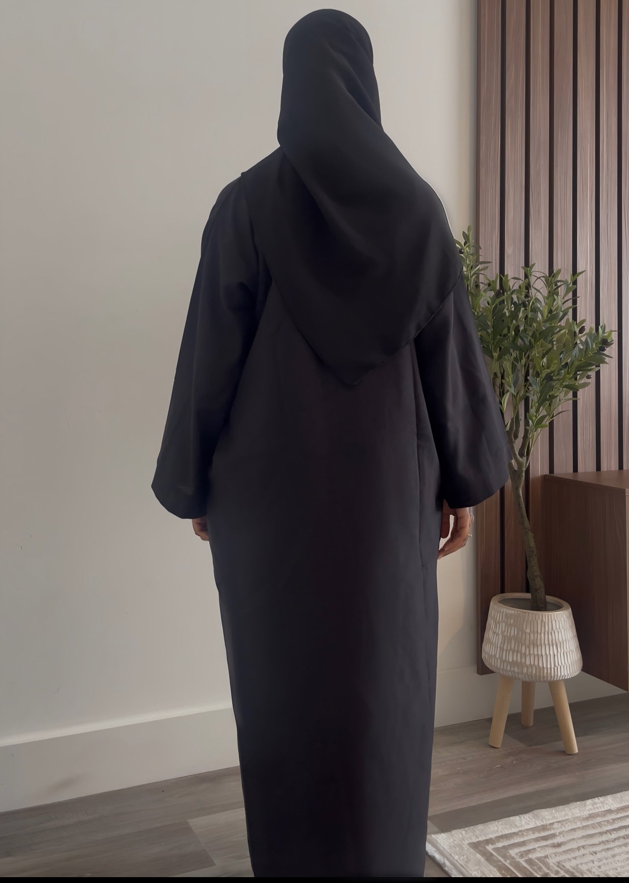 Raven Abaya